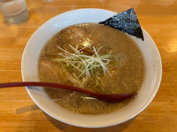 「ラーメンしょうゆ　990円」@桃山商店 稲荷店の写真
