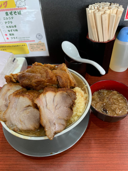 「チャーシュー麺（大）＋チャーシュー×3＋ブタカスアブラ」@ラーメン一太豚の写真