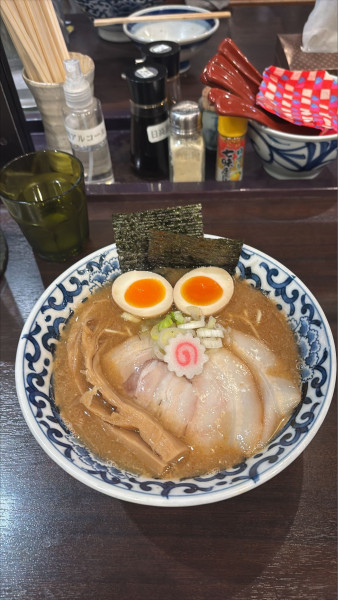 「濃厚東京駅ラーメン1250円」@東京駅 斑鳩の写真