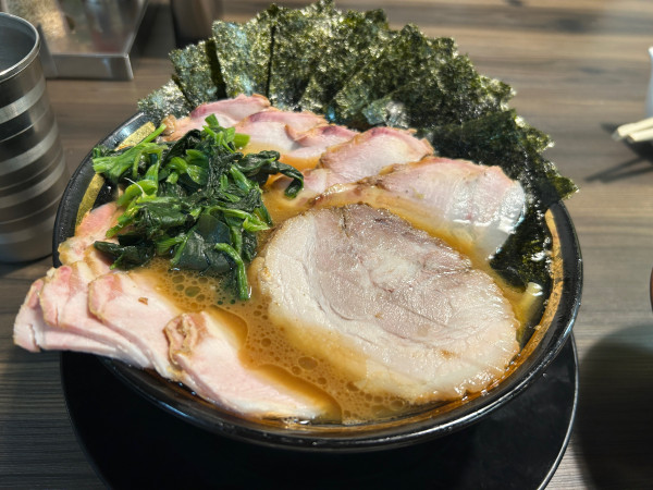 「チャーシューメン　チャーシュー増し　バラ　のり　カタコイオオ」@家系ラーメン がくの写真