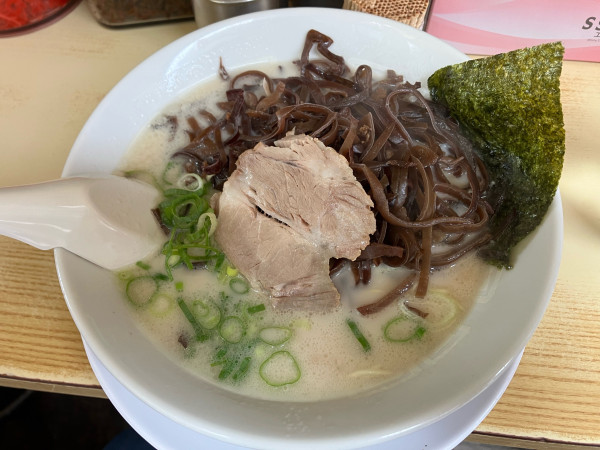 「きくらげらーめん　750円」@博多天神 新橋1号店の写真