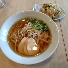 餃子スタンド だるま 湖山鳥大前店の画像