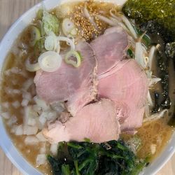 ラーメン950円＋タマネギ100円＋ニラモヤシ100円