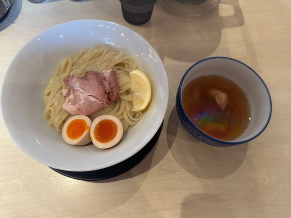「すっごいズワイ蟹の冷やしつけ麺」@必死のパッチ製麺所の写真