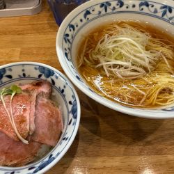 かけそばとローストビーフ丼セット