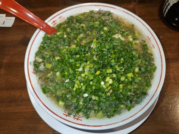 「豚骨ラーメン+チャーシュー+ネギ+替玉2回」@ラーメン池田の写真