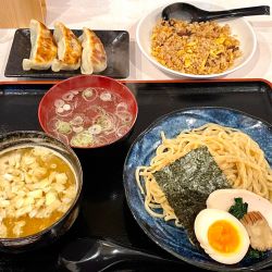 【夜限定】タマシャモ濃厚つけ麺 ＋半チャーハン ＋餃子3個