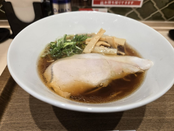 「醤油ラーメン」@松太郎 新宿小滝橋通り店の写真