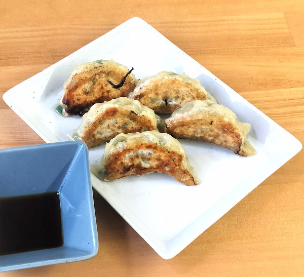 「英餃子(5個) セット価格300円」@手作り餃子 英の写真