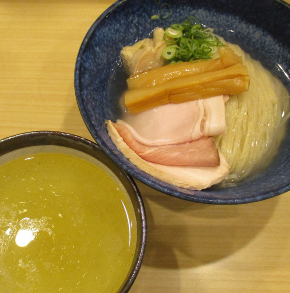 「地鶏中華つけそば（塩）1000円」@中華そばよしかわ 西荻窪店の写真