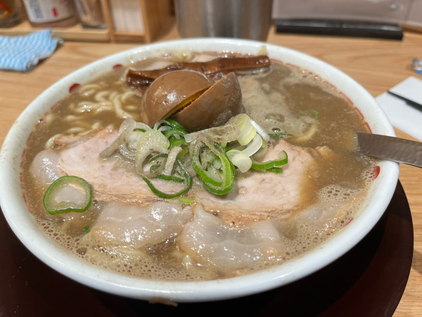 「こってり煮干しラーメン」@津軽煮干 ひらこ屋の写真