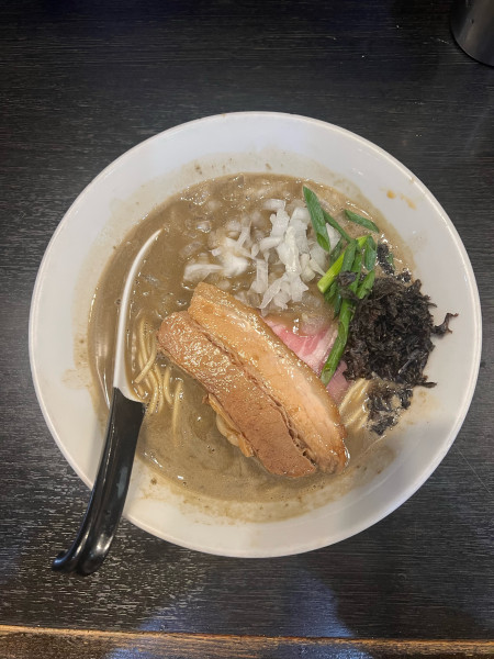 「濃厚煮干しそば」@陽はまたのぼるの写真