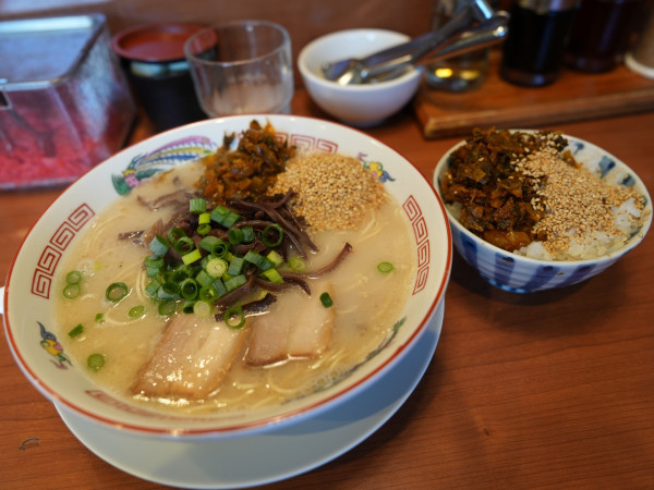 「らーめん バリカタ＋サービスライス」@らーめん 山笠ノ龍の写真