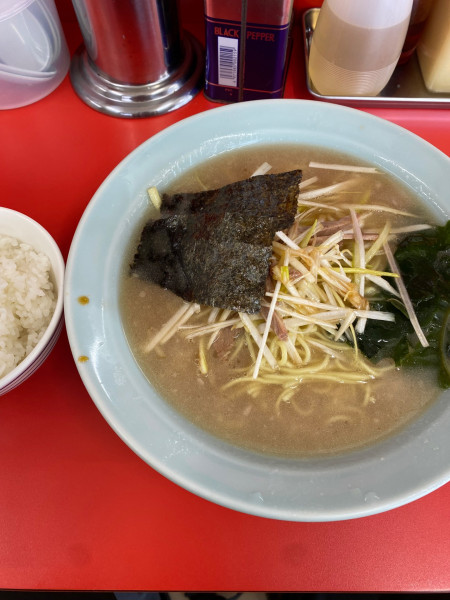 「ネギラーメン＋半ライス」@ラーメンショップ 沼目店の写真