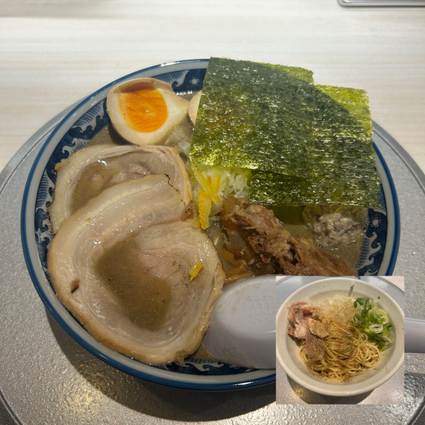 「元祖特製濃厚煮干しそば+和え玉」@麺屋 音 蕨店の写真