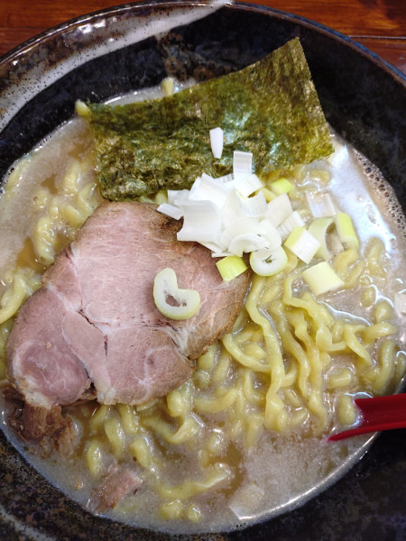 「煮干しラーメン900円 大盛150円」@渡辺商店の写真