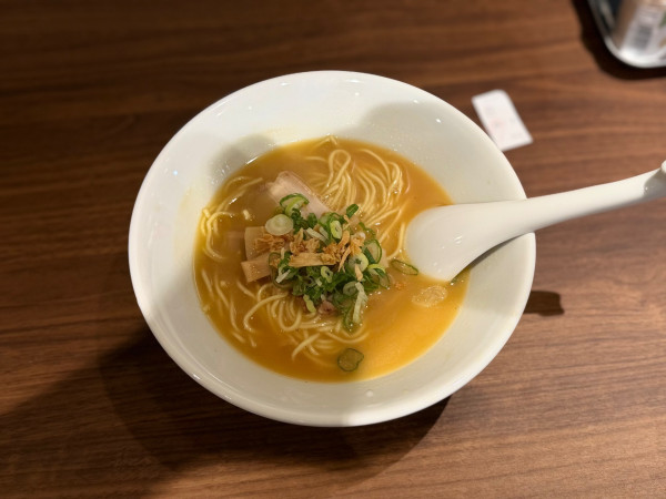 「鶏白湯そば(並盛)930円」@鶏白湯 賚神の写真