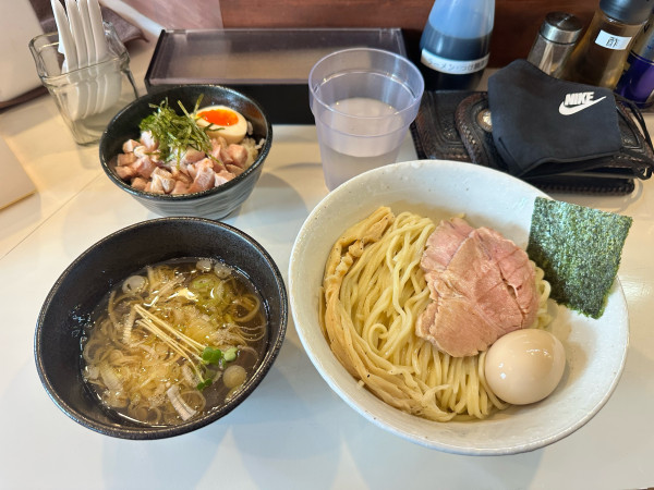 「味玉つけ麺かつお油とチャーシュー丼」@濃厚中華そば 麒麟の写真