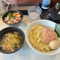 味玉つけ麺かつお油とチャーシュー丼