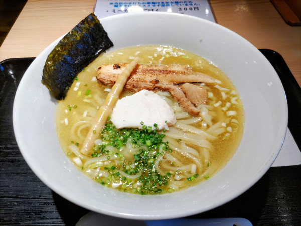 「しおらーめん（とり）900円」@手打ちうどん 円清の写真