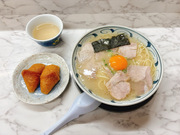「玉子らーめん＋いなり」@らーめん もとむらの写真