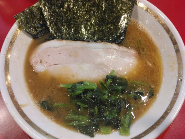 「家系ラーメン950円本店の味、麺硬め、味普通、油普通」@IEKEI KANSAI王道家直系 我道家の写真