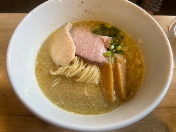 「イズムの鶏そば　980円」@麺堂イズムの写真