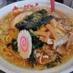 醤油ラーメン大盛り750円