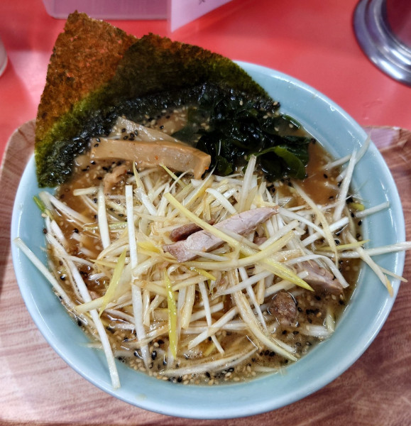「ネギ味噌ラーメン（半麺、900円）」@ラーメンショップ 鷲宮店の写真