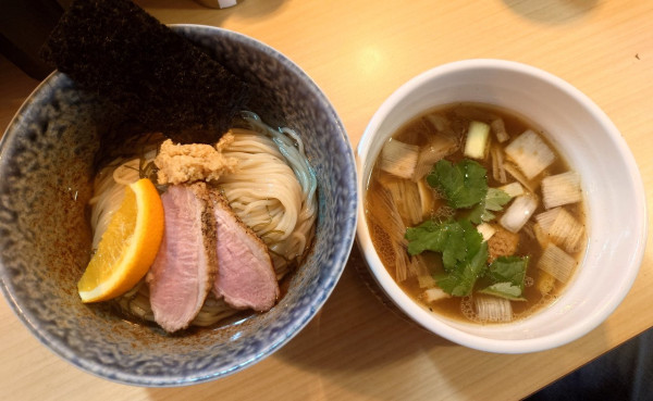「鴨だし醤油昆布水つけ麺（麺少なめ、1200円）」@麺堂にしき 池袋西口店の写真