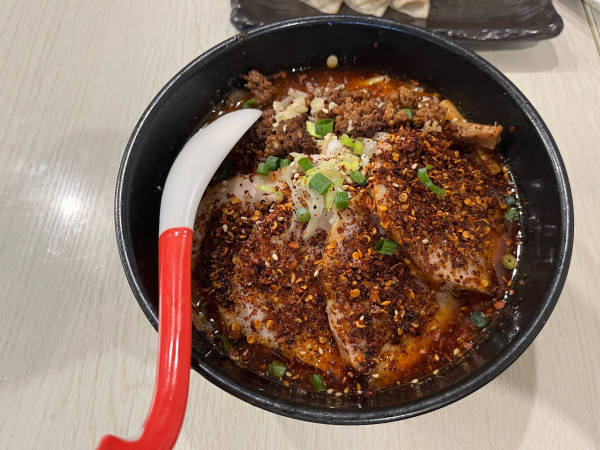 「辛痺味噌ラーメン(8辛)+チャーシュー、大盛」@麺屋 誉の写真