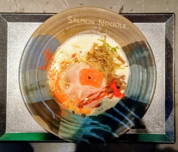 「サーモン担々麺」@SALMON NOODLE YOKOHAMAの写真