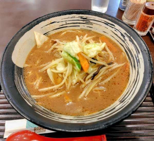 「野菜たっぷり味噌タンメン 980円」@幸福麺処 もっちりやの写真