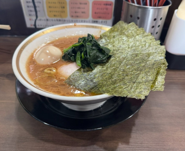 「ゆくるラーメン 硬め」@家系ラーメン ゆくる家の写真