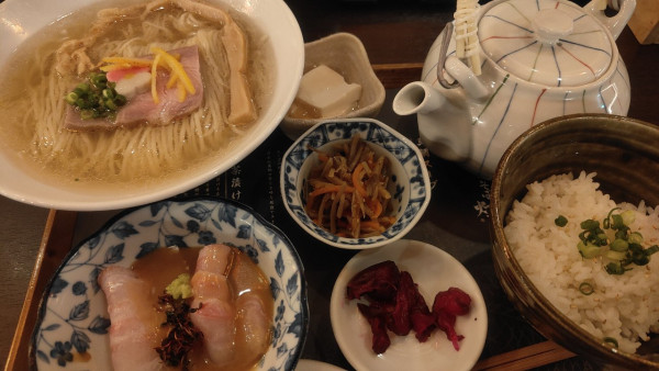「こだわり胡麻鯛茶漬けセット」@鯛塩そば 灯花 そごう横浜店の写真