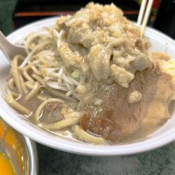 大ラーメン・生卵（麺硬め・脂・ニンニク少なめ）