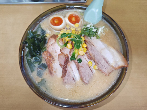 「ピリカラーメン+チャーシュー+煮卵  ﾒﾝﾏ、ｷｸﾗｹﾞ抜き」@ピリカ 新田店の写真