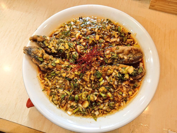 「バジルとカボスの油淋秋刀魚中華そば」@食堂 七彩の写真