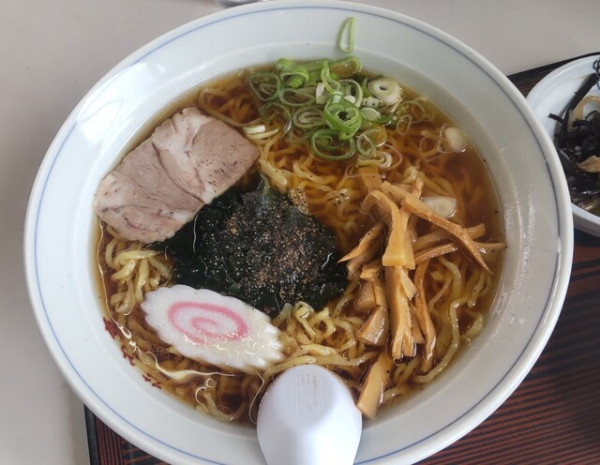 「ラーメン600円 ・大盛100円」@花や亭の写真