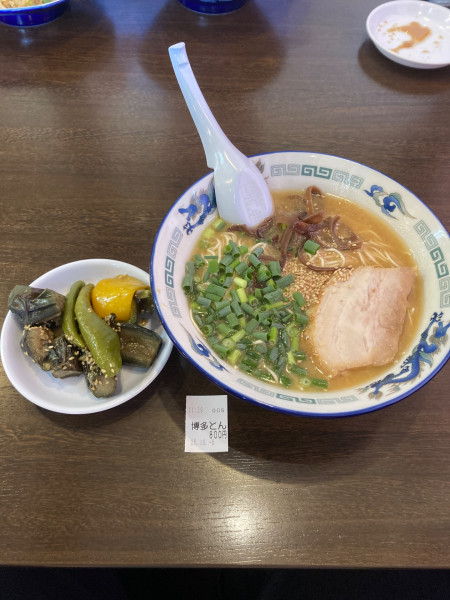 「博多とんこつラーメン　800円」@とんこつのひろ うま馬分店の写真