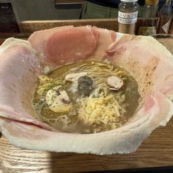 チャーシューポルチーニラーメン