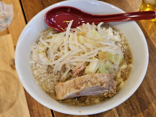 「【限定】麺処あす花の二郎系ラーメン」@アンプオキナワの写真