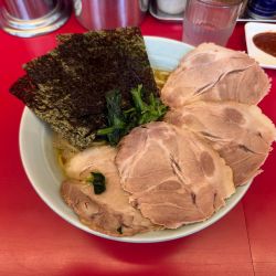 チャーシューメン中盛り1300円