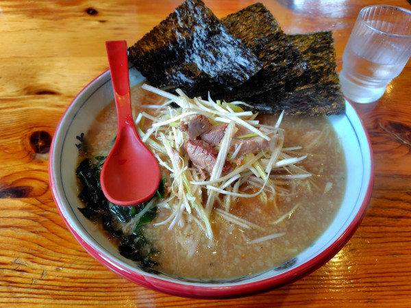 「ねぎ味噌ラーメン中盛　1000+100」@椿 ラーメンショップ 木立店の写真