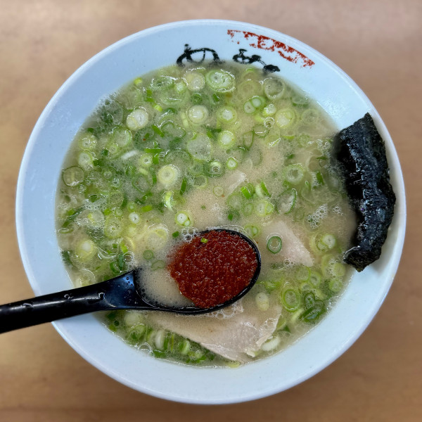 「ラーメン（700円）旨辛（100円）」@長浜ラーメン めんめんの写真