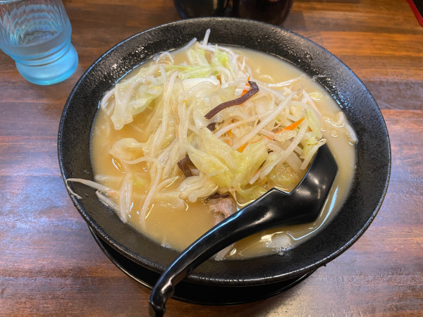 「野菜とんこつ」@豚骨ラーメン雄の写真