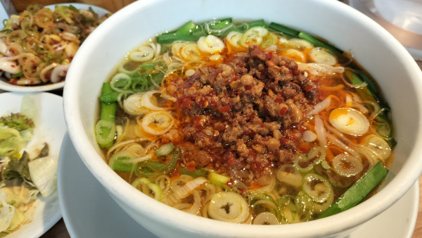 「台湾ラーメンコブクロセット900円」@郭 政良 味仙 東京ニュー新橋ビル店の写真
