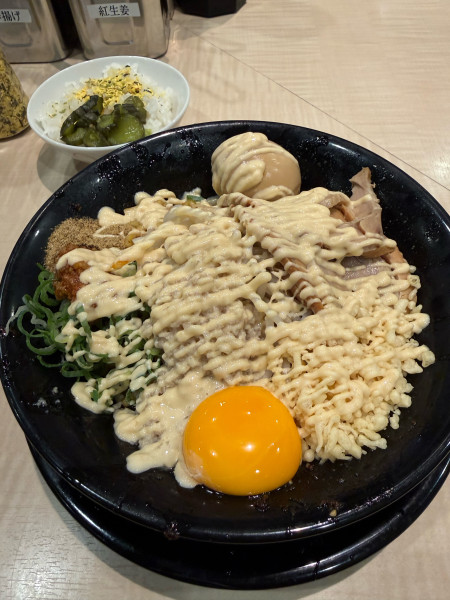 「豚玉まぜそば」@替玉千里眼 志木店の写真