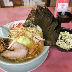 濃厚白みそとんこつラーメン+白髪ネギ+コロチャー