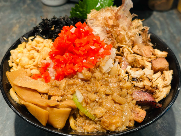 「ガツンと、油そば 1,200円 大盛 200円」@宮元製麺の写真